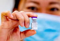 EMA: Uit één potje Pfizer-vaccin kunnen en mogen geen vijf, maar zes prikken
