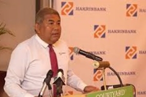 Hakrinbank-directeur Jim Bousaid zegt dat de maandelijkse pensioenuitkering naast het salaris, een afspraak is tussen de bank en haar personeel. Foto: dWT Archief