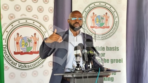 Minister Misiekaba: directeur SZF niet bevoegd contracten met derden aan te gaan