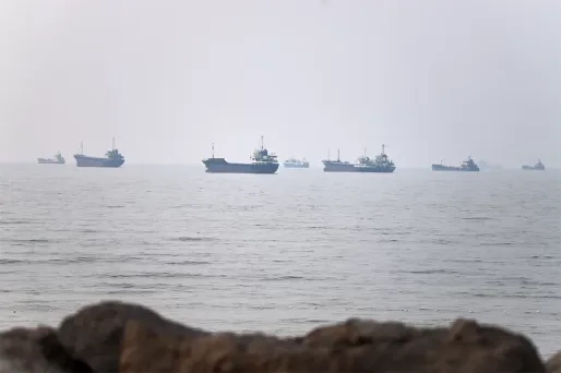 Olieprijzen stijgen fors door escalatie VS-Iran over Straat van Hormuz