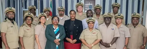 Minister Huur ontvangt districtsplannen 2027