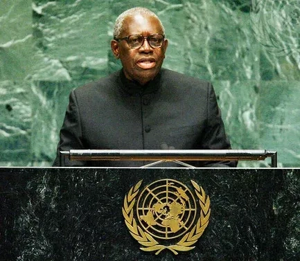 Column: Hij droeg zijn eigen jas