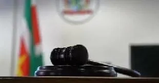 OM dagvaardt advocaat Veira voor belediging en bedreiging