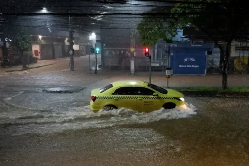 Noordoost Brazilië: Doden en duizende ontheemden door zware regenval