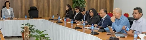 Regering en bedrijfsleven bespreken economische impact wereldwijde ontwikkelingen