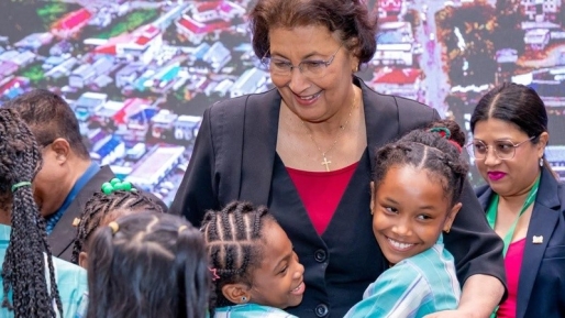 President Simons: onderwijs is sleutel tot groei en armoedebestrijding