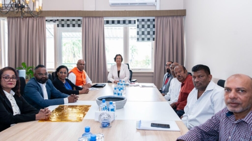 Arya Diwaker kaart knelpunten aan bij president Simons