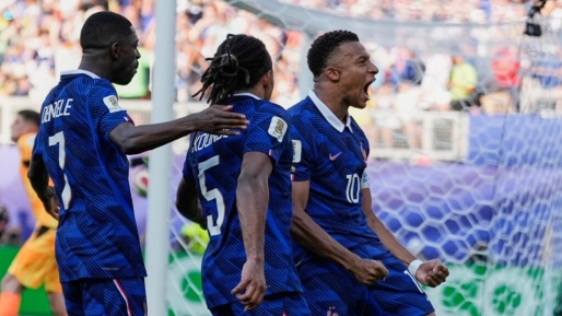 Mbappé schiet Frankrijk vanaf de stip langs Paraguay naar kwartfinale