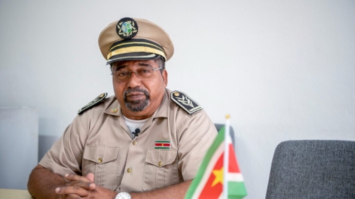 Vuil, verstopte kokers en wateroverlast: dc Budike vraagt burgers om verantwoordelijkheid te nemen