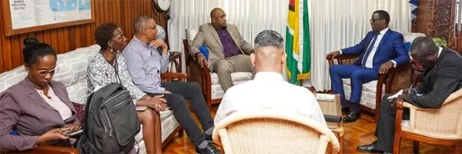Bouva en Todd bespreken versterking van Suriname–Guyana-corridor