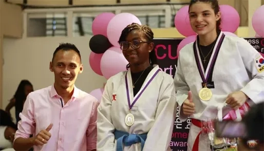 Meisjes tonen veerkracht bij Pink Fight Fest