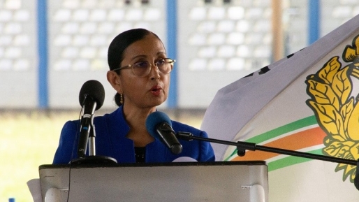 Ambtenaren krijgen zes maanden extra tijd voor opgave inkomen en vermogen