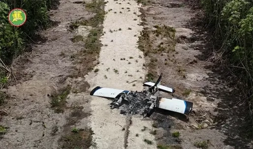 JIT schakelt 2 drugsvliegtuigen uit op illegale strip Marowijne