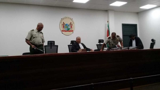De rechters in de militaire kamer. Foto: Suriname Herald De rechters in de militaire kamer. Foto: Suriname Herald