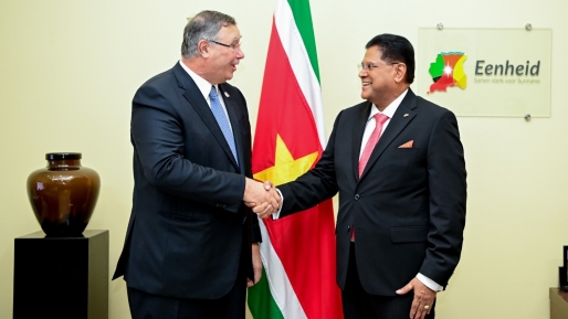 President Chan Santokhi en CEO van TotalEnergies, Patrick Pouyanné. Foto: Kabinet van de President President Chan Santokhi en CEO van TotalEnergies, Patrick Pouyanné. Foto: Kabinet van de President