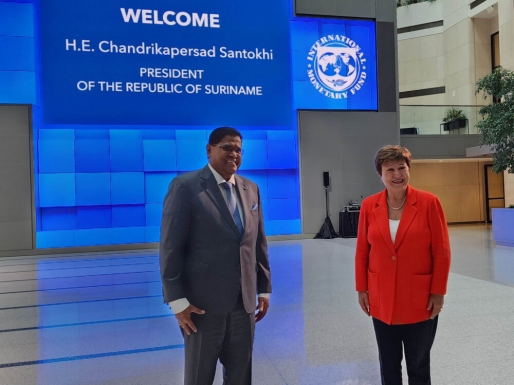 President Chandrikapersad Santokhi (l) had op 16 september 2022 een ontmoeting met de IMF-directeur Kristalina Georgieva. [Foto: CDS President Chandrikapersad Santokhi (l) had op 16 september 2022 een ontmoeting met de IMF-directeur Kristalina Georgieva. [Foto: CDS