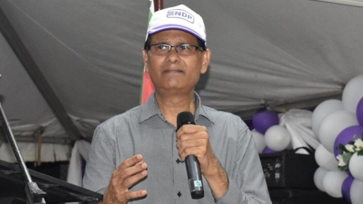 Parmessar klaagde in 2025 over één SRD verhoging government take, maar nu is de NDP muisstil