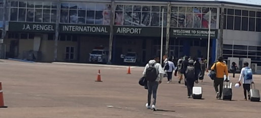 Wanbeleid Simons/Rusland: uitwijking vluchten door staking maken tickets duurder!