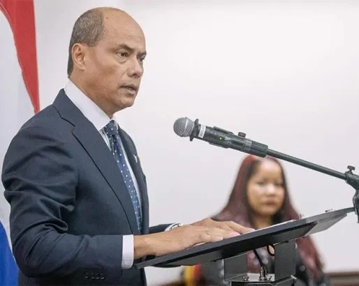 NPS-fractieleider Pawiroredjo: Gelijkwaardigheid begint bij menswaardige visumbehandeling