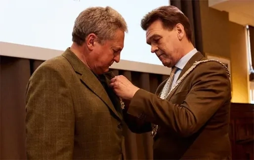 Koninklijke onderscheiding voor Jac Rinkes, ook van grote betekenis voor Suriname