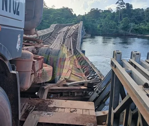 Brug bij Witagron deels ingestort: verkeer volledig stilgelegd