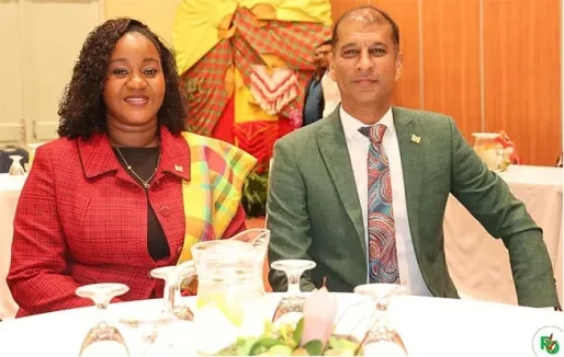 Overheid en traditionele leiders in gesprek over bosbeheer en klimaatgelden