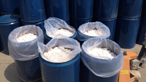 Nog geen aanhoudingen na onderschepping van ruim twee ton cyanide in Coronie