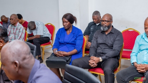 President Simons benadrukt rol kerken bij maatschappelijk herstel