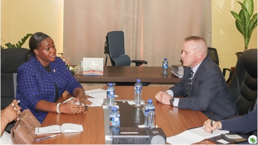 VS-diplomaat: wetgeving collectieve rechten cruciaal voor investeerders in Suriname