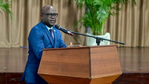 Ambtenaren krijgen overbruggingstoelage in één keer uitgekeerd