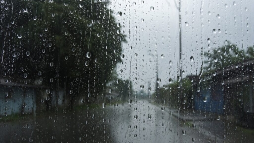 Kans op zware onweersbuien en windstoten in delen van Suriname