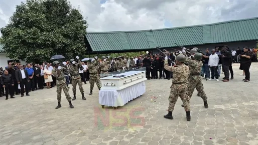 Eervolle staatscrematie voor gewezen president Chan Santokhi te Uitkijk