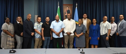 Minister Bouva ontvangt delegatie voor Suriname Economic Promotion Week in Marokko