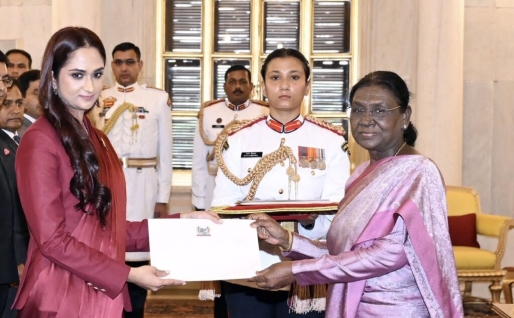 Ambassadeur Jairam overhandigt geloofsbrieven aan Indiase president