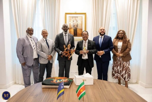 Suriname en Curaçao bespreken versterking van bilaterale samenwerking