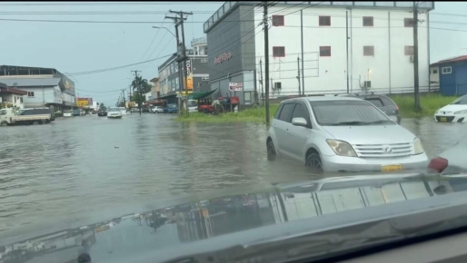 Wateroverlast sluit winkels in Paramaribo-Noord: wie compenseert de benadeelden?