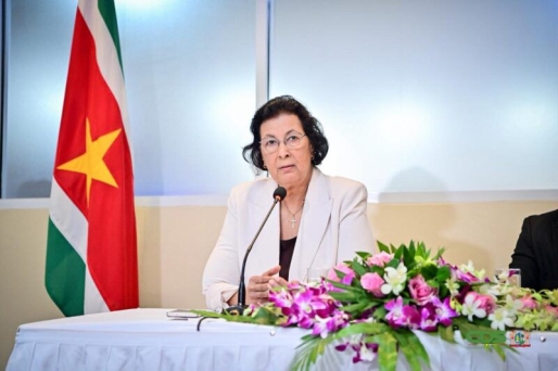 President Simons bezoekt Dominicaanse Republiek na reis naar Brazilië